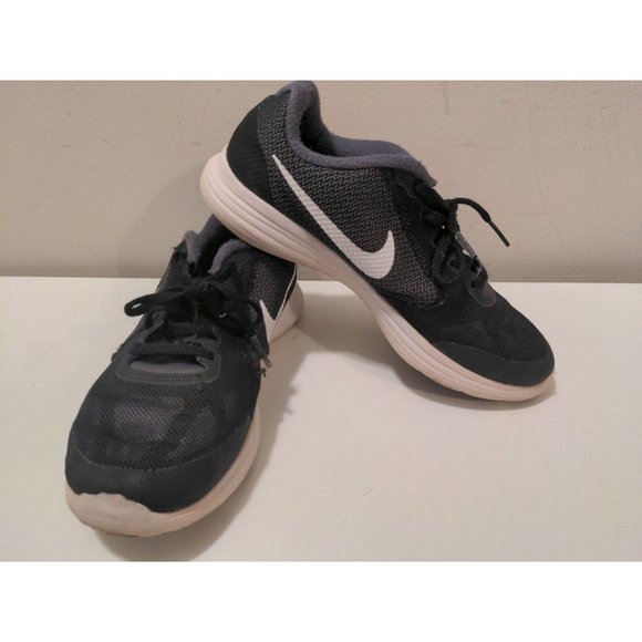 Nike Boys Revolution 3 Sneakers Sz 4Y Black Swoosh, Gently Used - Picture 1 of 8